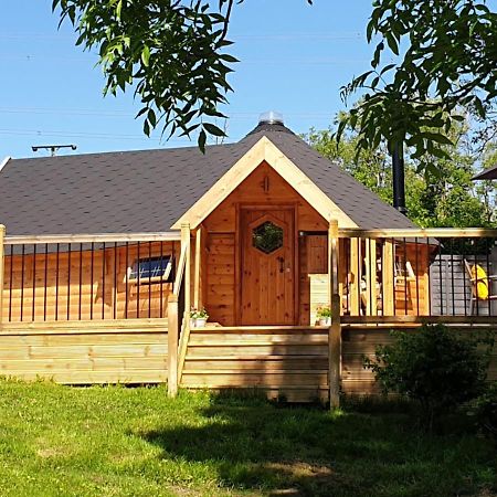 The Hive - Unique Log Cabin With Wood Burning Stove Ludchurch Dış mekan fotoğraf