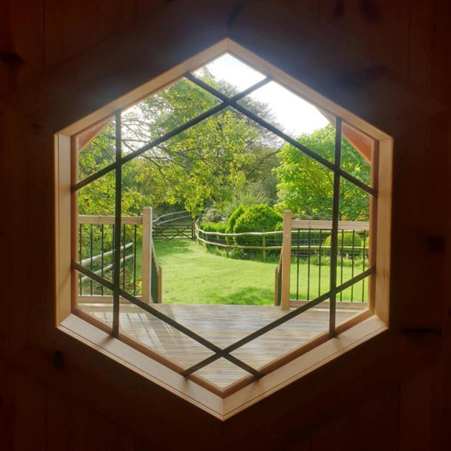 The Hive - Unique Log Cabin With Wood Burning Stove Ludchurch Dış mekan fotoğraf
