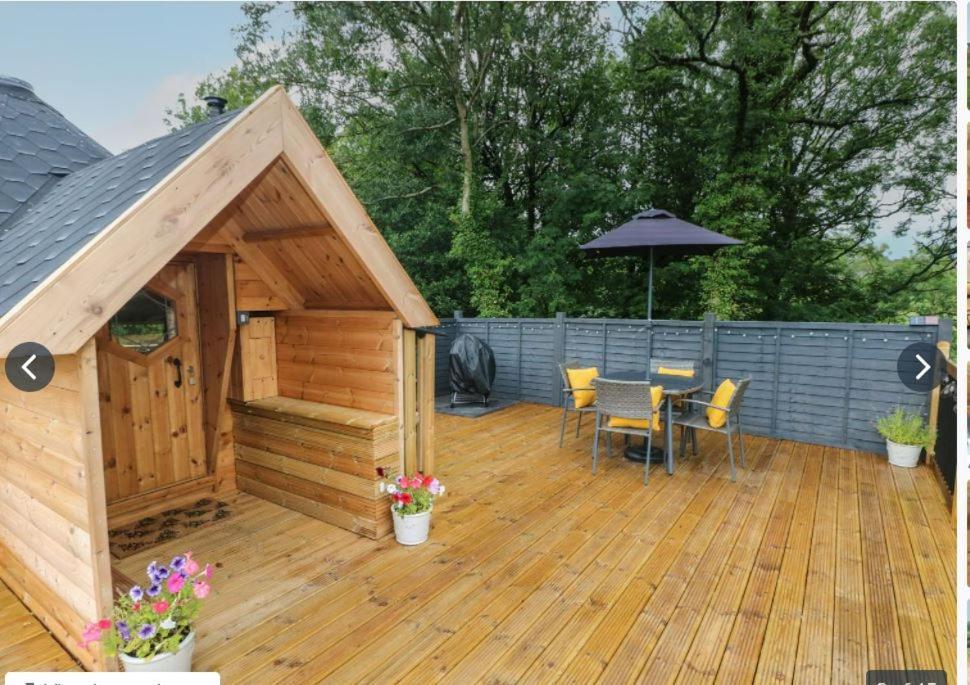 The Hive - Unique Log Cabin With Wood Burning Stove Ludchurch Dış mekan fotoğraf