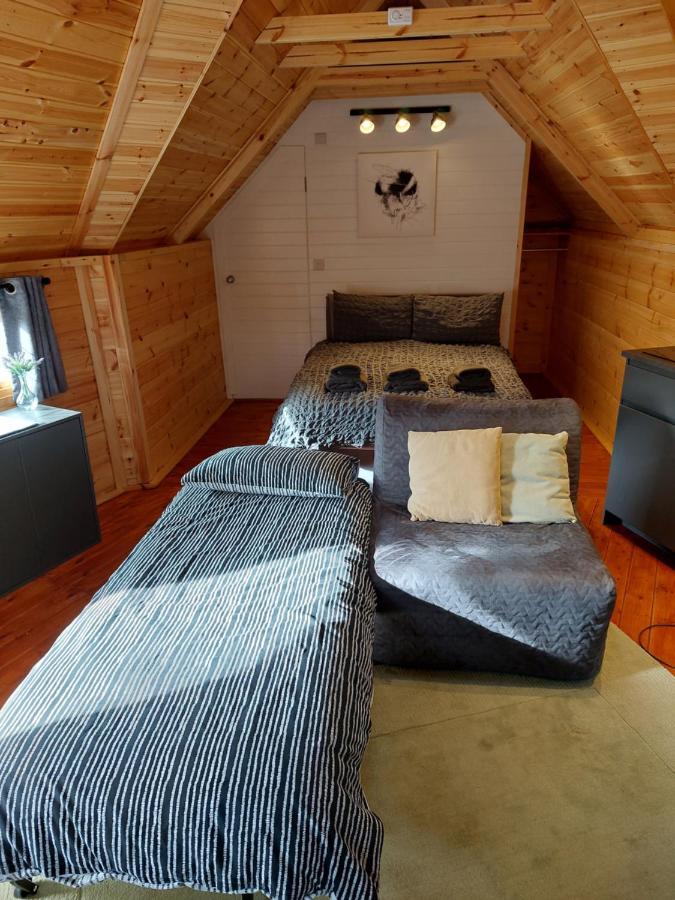 The Hive - Unique Log Cabin With Wood Burning Stove Ludchurch Dış mekan fotoğraf