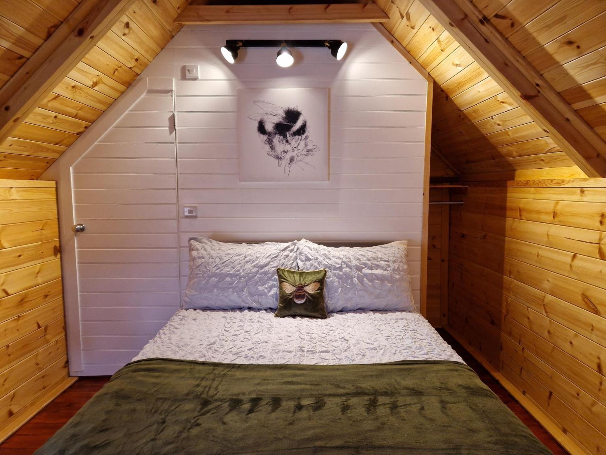 The Hive - Unique Log Cabin With Wood Burning Stove Ludchurch Dış mekan fotoğraf
