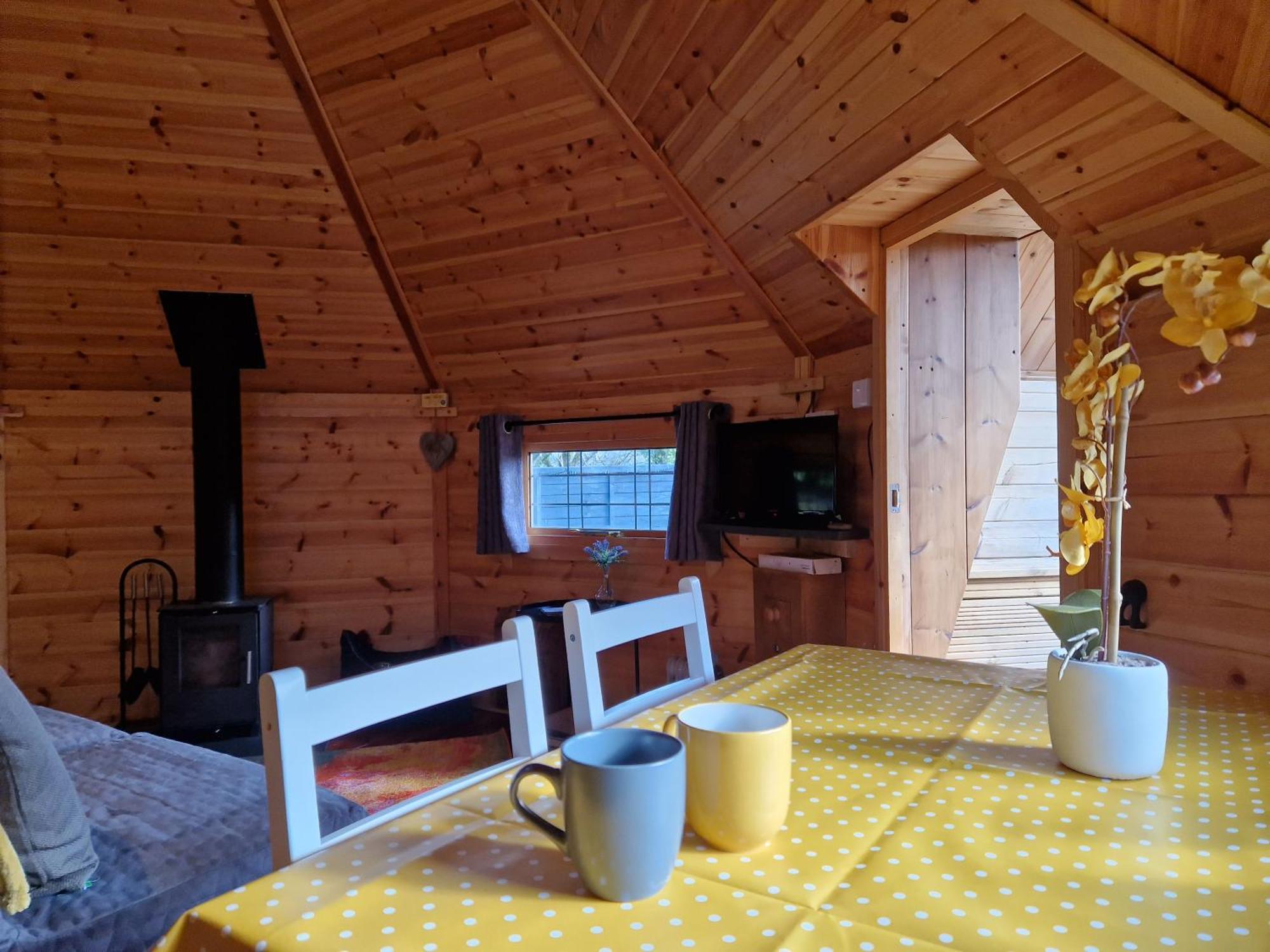 The Hive - Unique Log Cabin With Wood Burning Stove Ludchurch Dış mekan fotoğraf