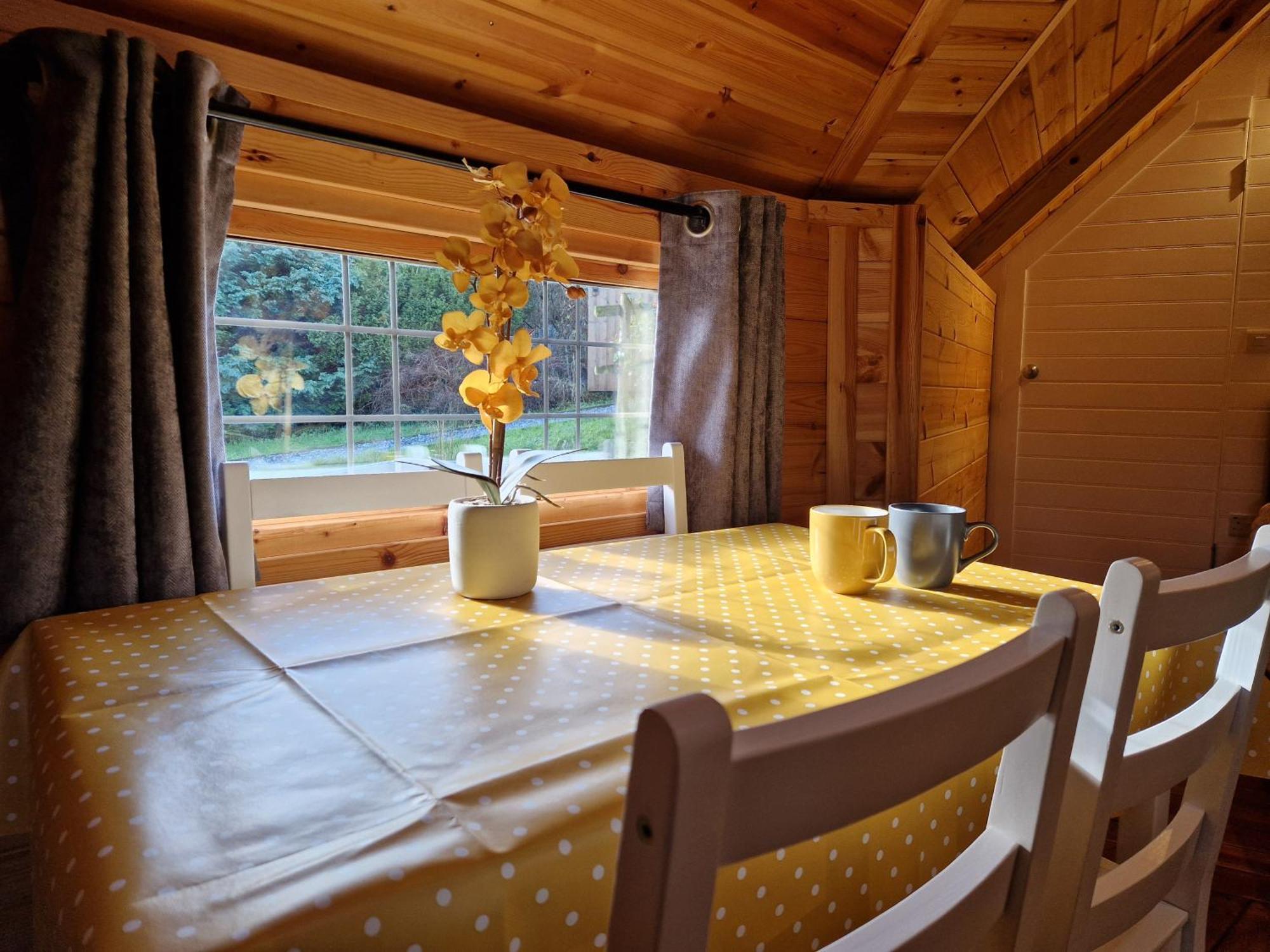 The Hive - Unique Log Cabin With Wood Burning Stove Ludchurch Dış mekan fotoğraf
