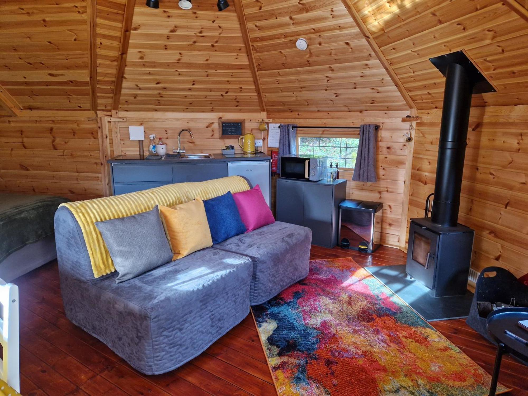 The Hive - Unique Log Cabin With Wood Burning Stove Ludchurch Dış mekan fotoğraf